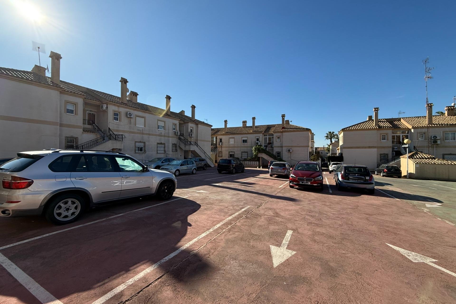 Resale - Apartment / Flat * - Torrevieja * - Aguas Nuevas *