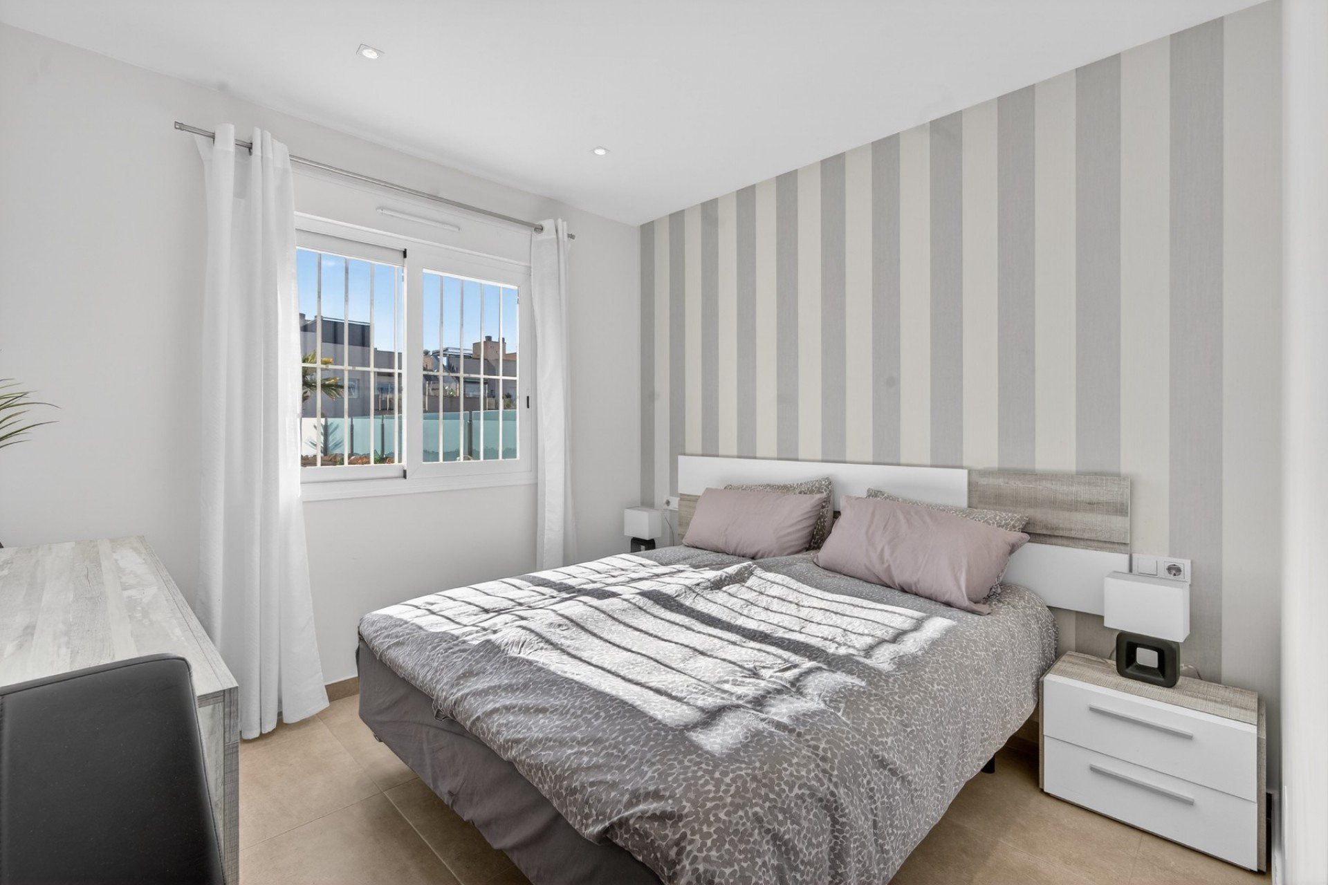 Resale - Apartment / Flat * - Torrevieja * - Aguas Nuevas *