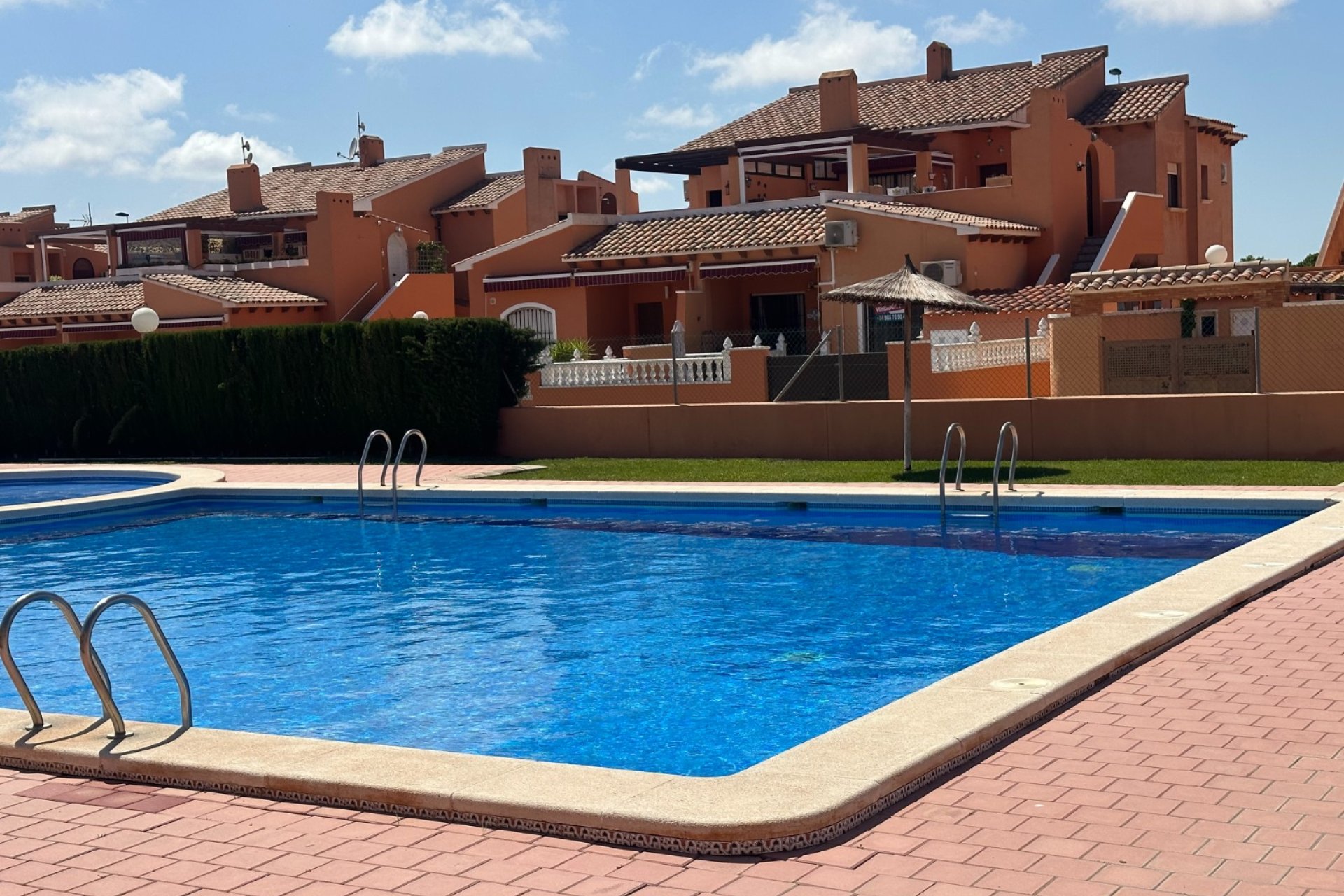 Resale - Apartment / Flat * - Torrevieja * - Aguas Nuevas *