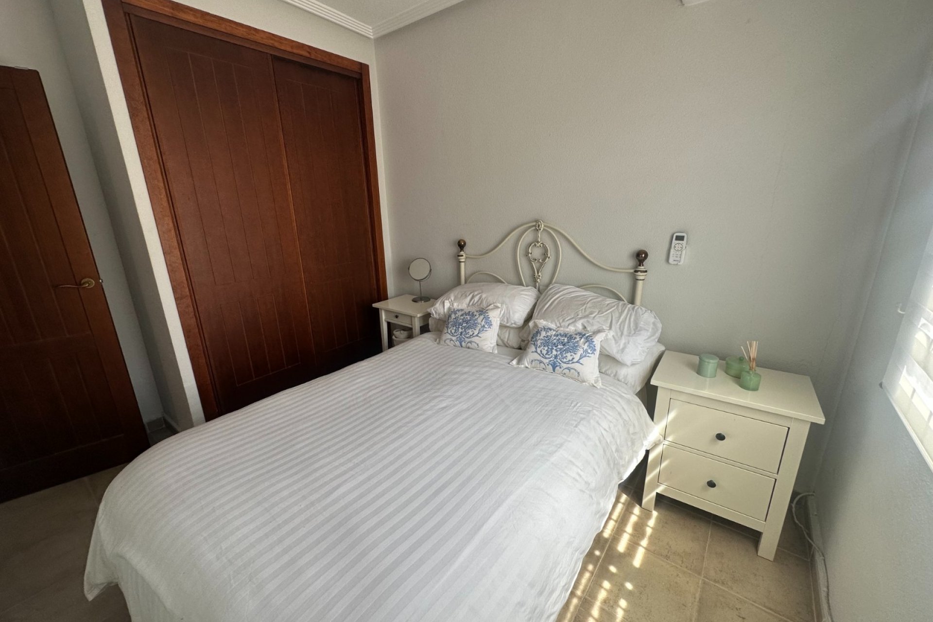Resale - Apartment / Flat * - Torrevieja * - Aguas Nuevas *