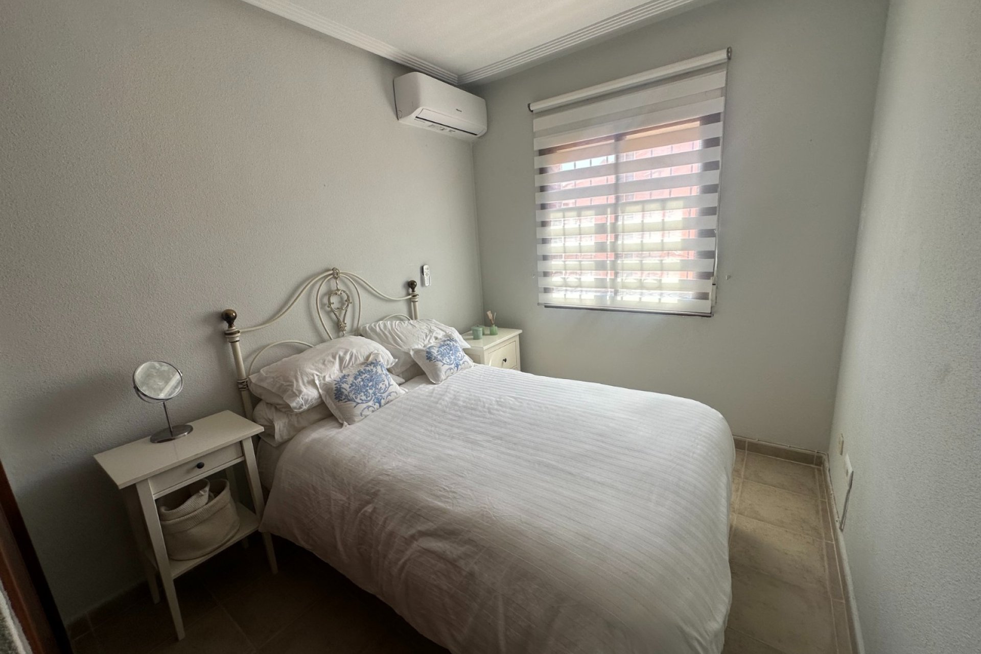 Resale - Apartment / Flat * - Torrevieja * - Aguas Nuevas *