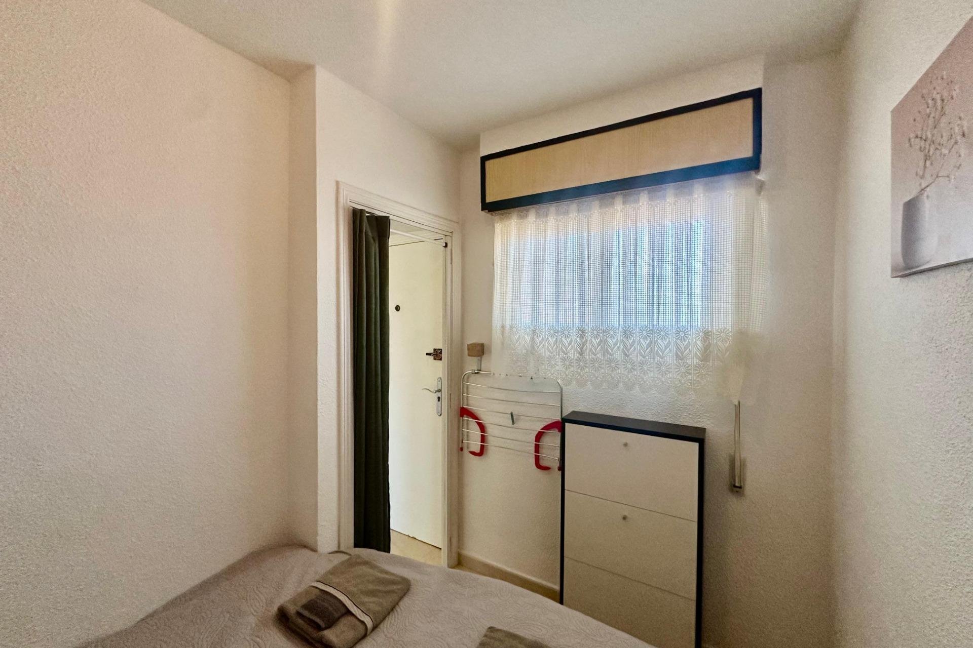 Resale - Apartment / Flat * - Torrevieja * - Cabo cervera *