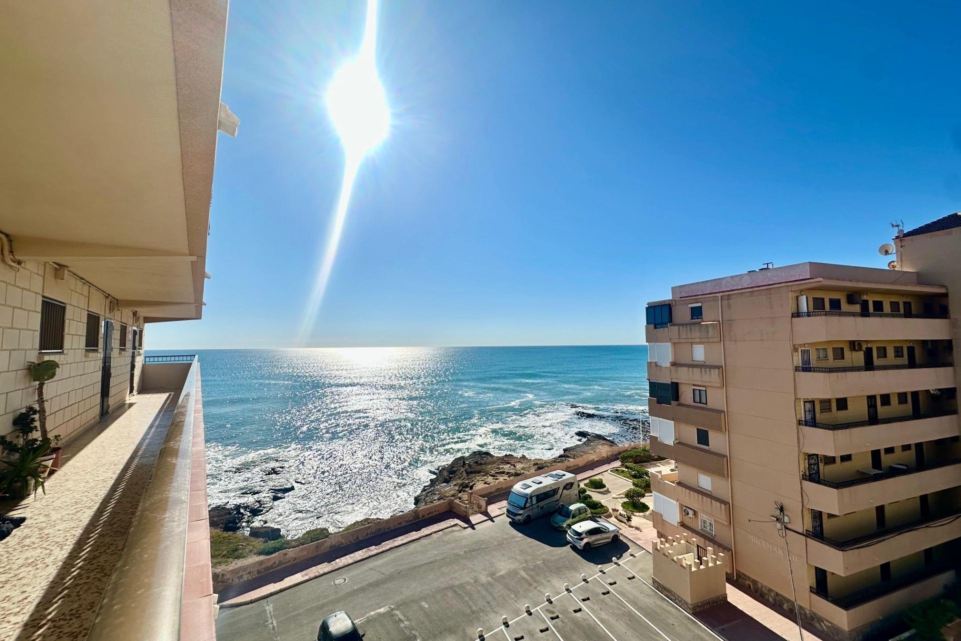 Resale - Apartment / Flat * - Torrevieja * - Cabo cervera *