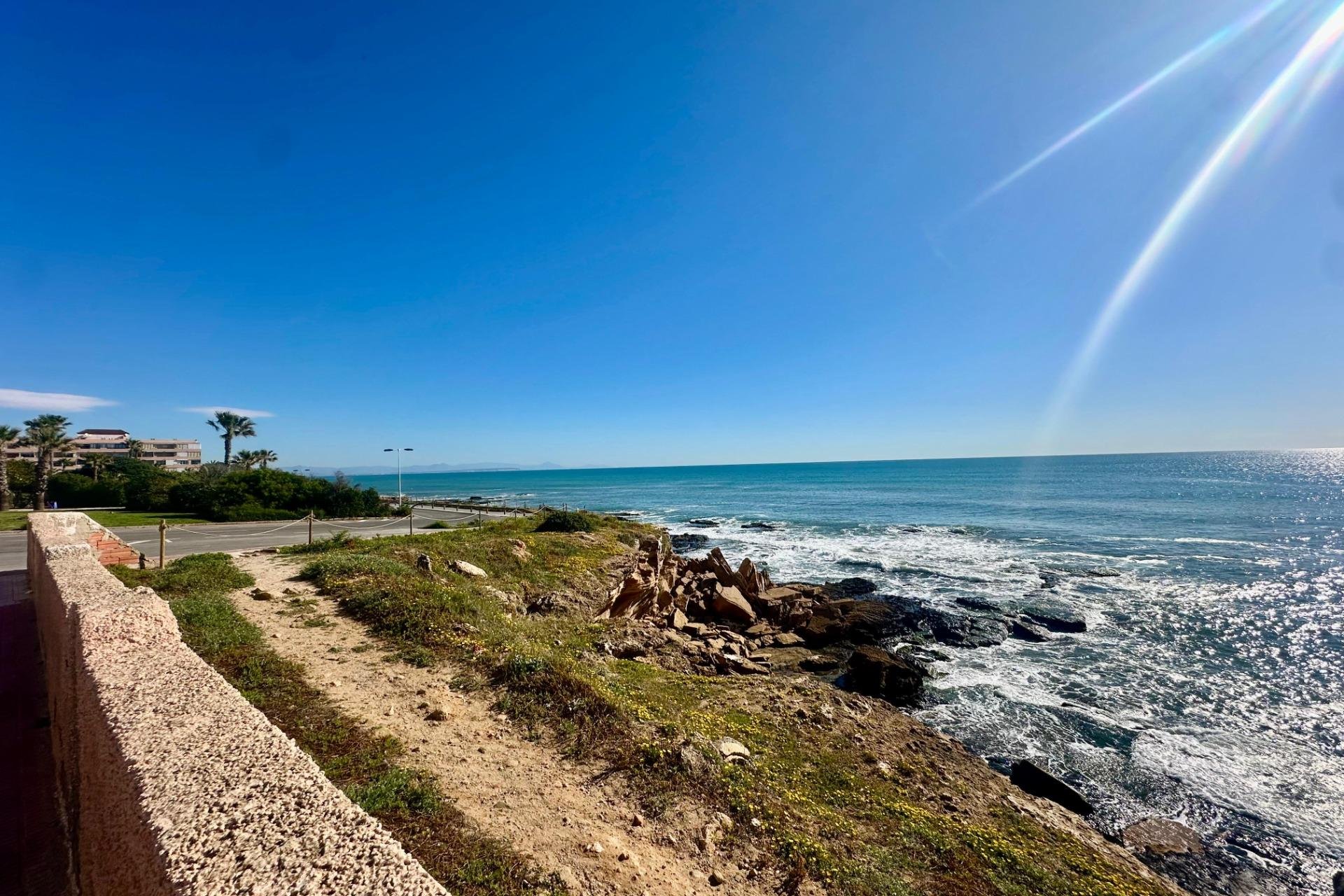 Resale - Apartment / Flat * - Torrevieja * - Cabo cervera *