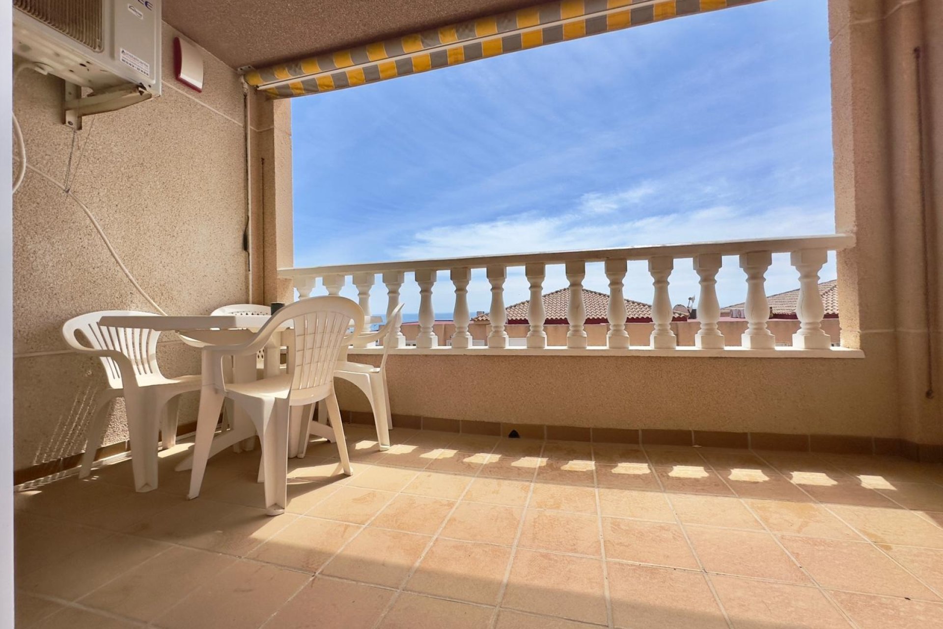 Resale - Apartment / Flat * - Torrevieja * - Cabo cervera *