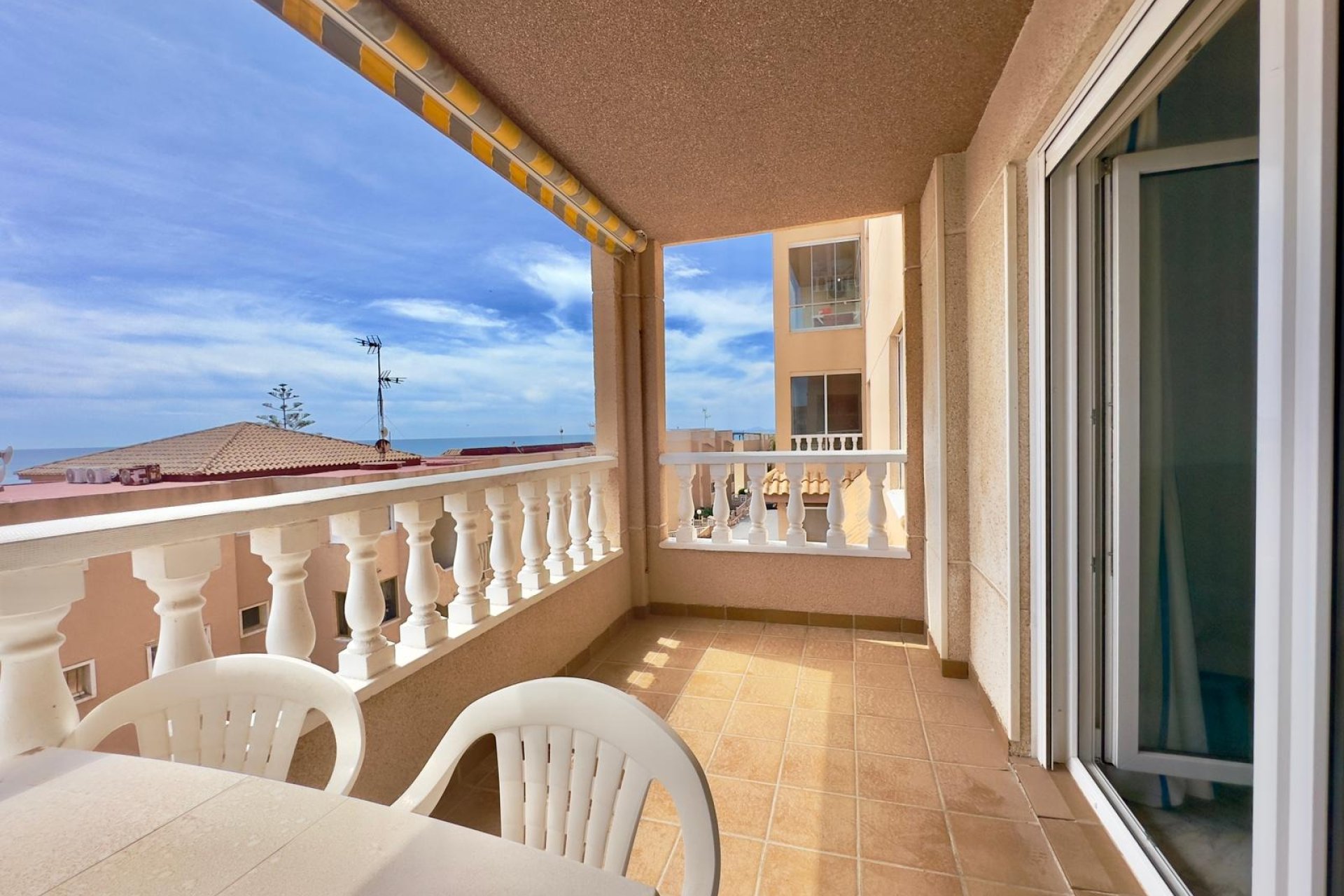 Resale - Apartment / Flat * - Torrevieja * - Cabo cervera *