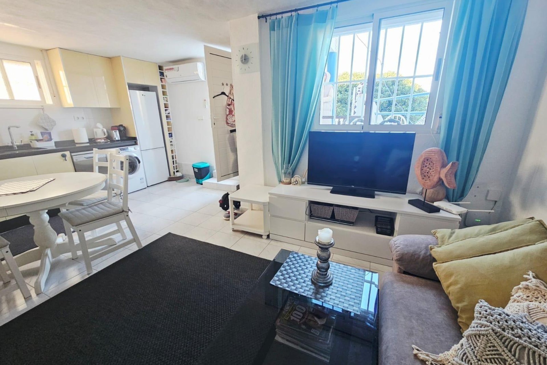Resale - Apartment / Flat * - Torrevieja * - Cabo cervera *