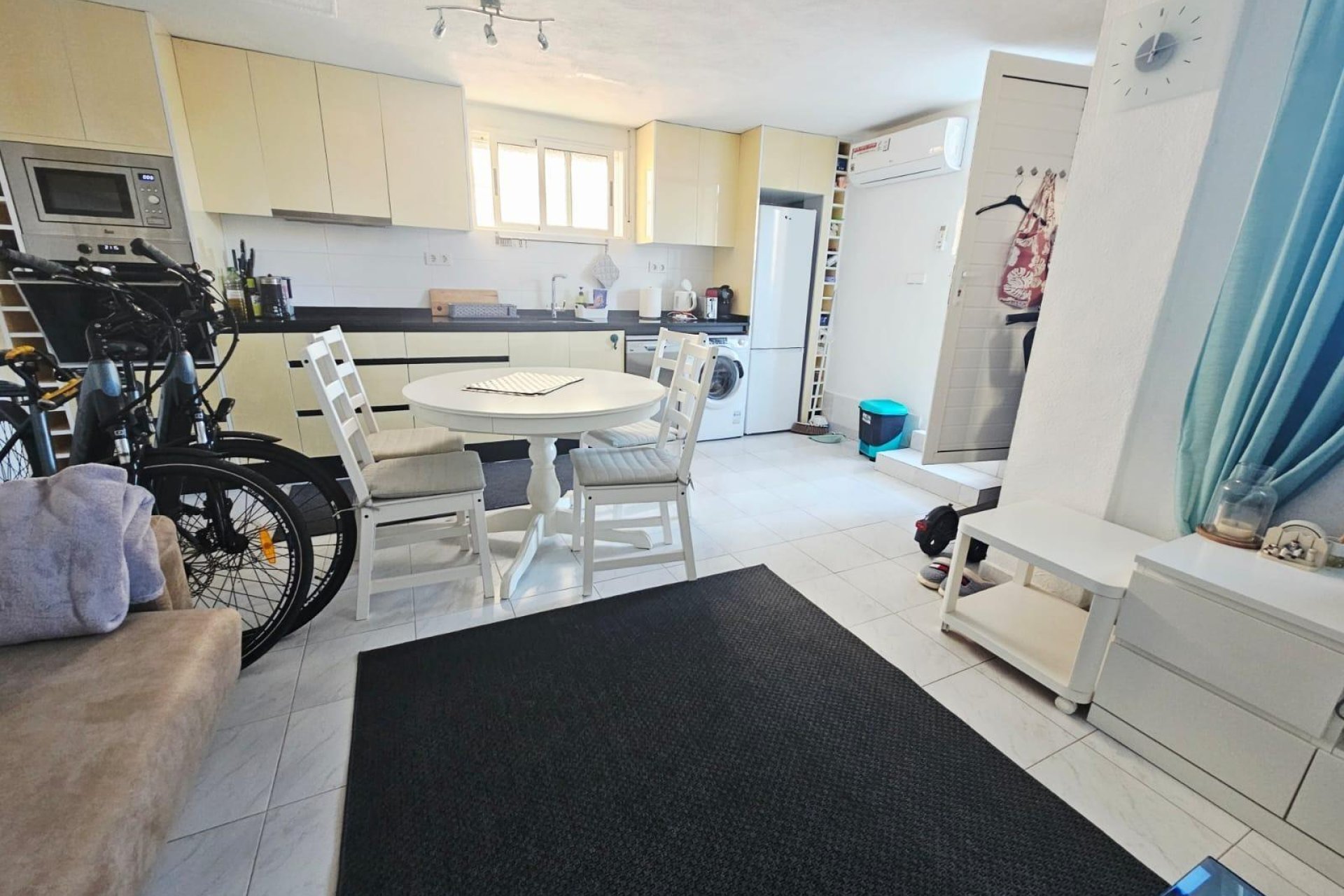 Resale - Apartment / Flat * - Torrevieja * - Cabo cervera *