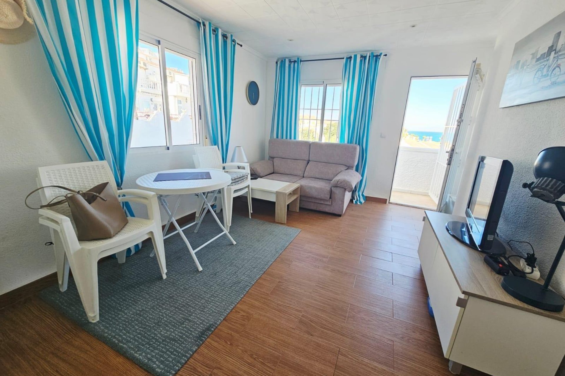 Resale - Apartment / Flat * - Torrevieja * - Cabo cervera *