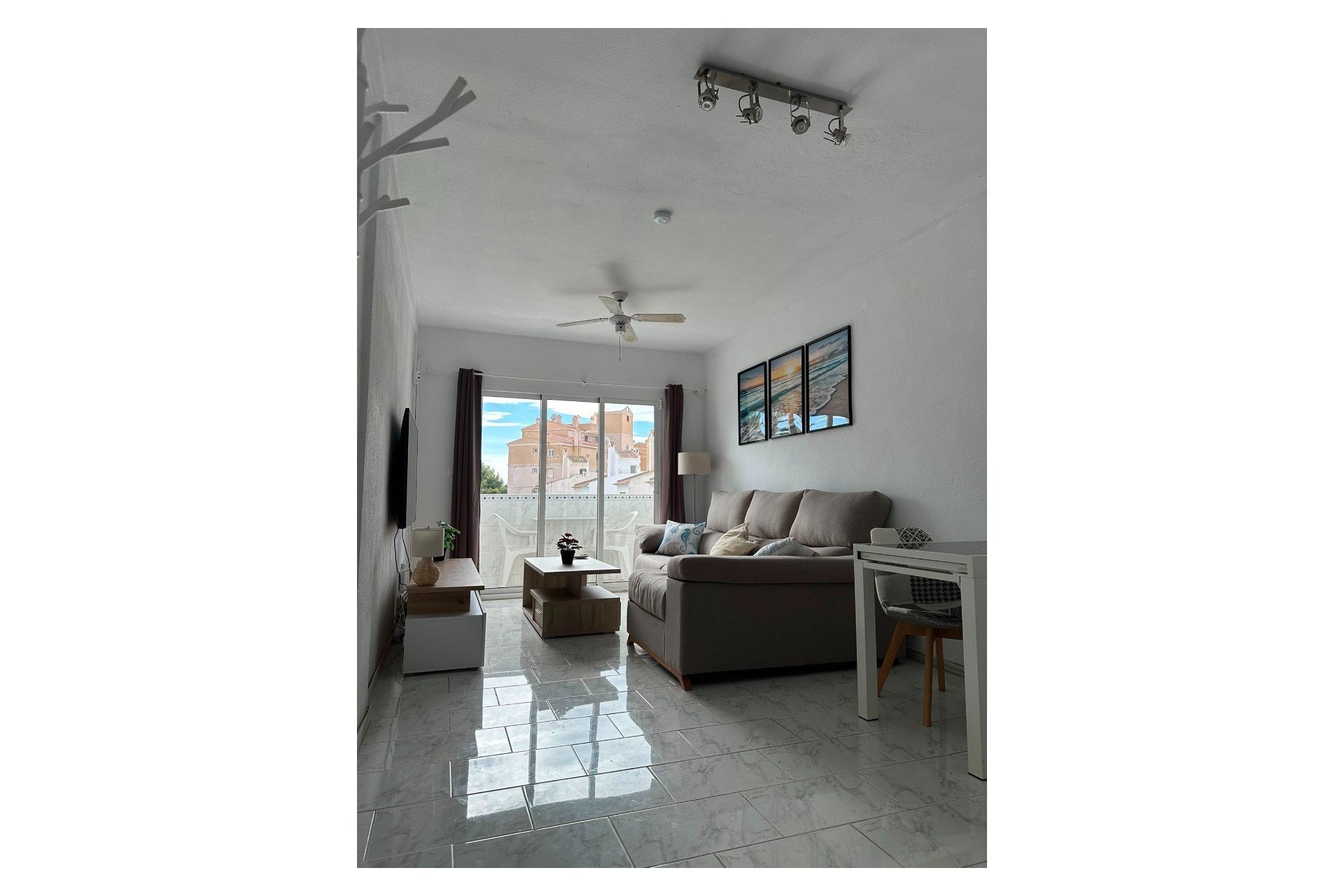Resale - Apartment / Flat * - Torrevieja * - Calas blanca