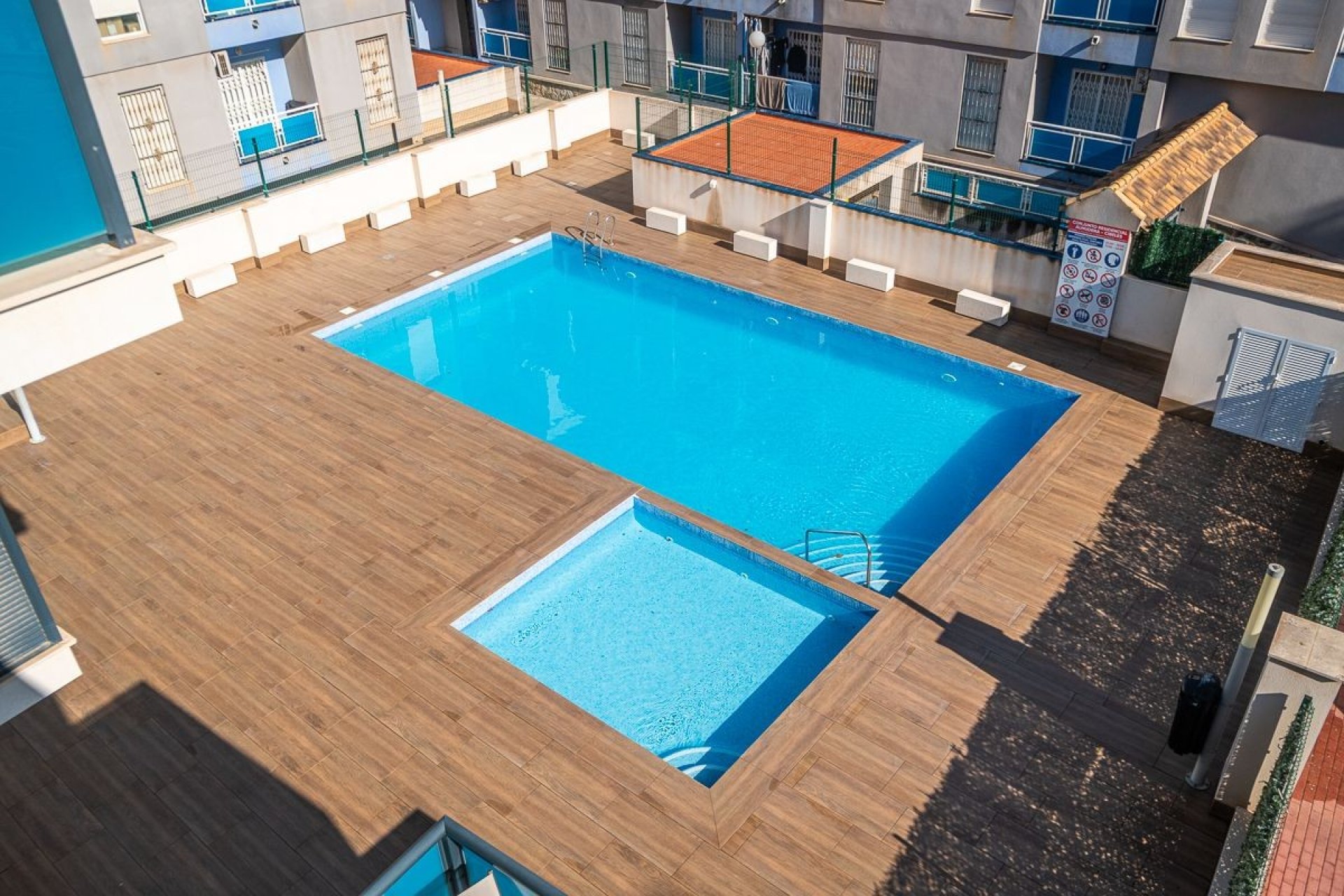 Resale - Apartment / Flat * - Torrevieja * - Calas Blancas