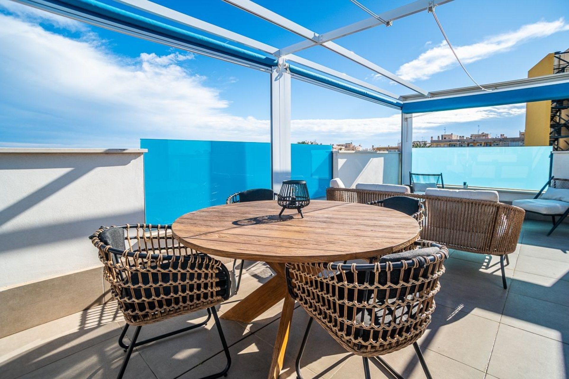 Resale - Apartment / Flat * - Torrevieja * - Calas Blancas