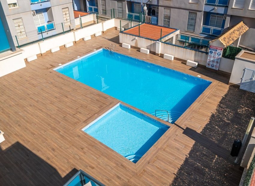 Resale - Apartment / Flat * - Torrevieja * - Calas Blancas