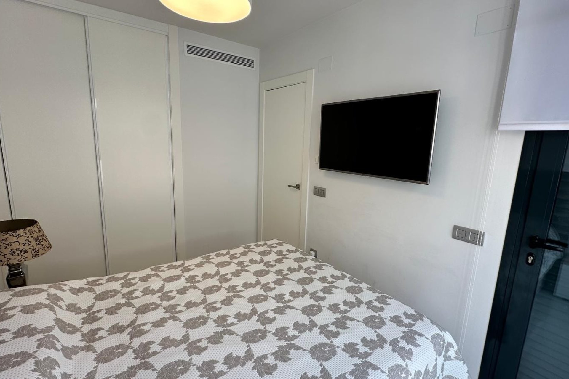 Resale - Apartment / Flat * - Torrevieja * - Calas Blancas