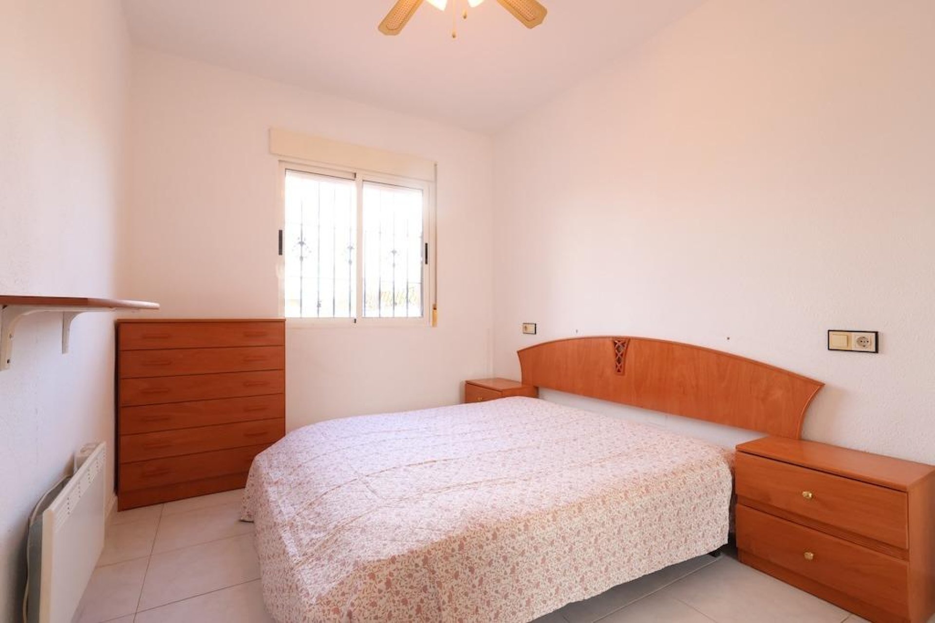 Resale - Apartment / Flat * - Torrevieja * - Carrefour *