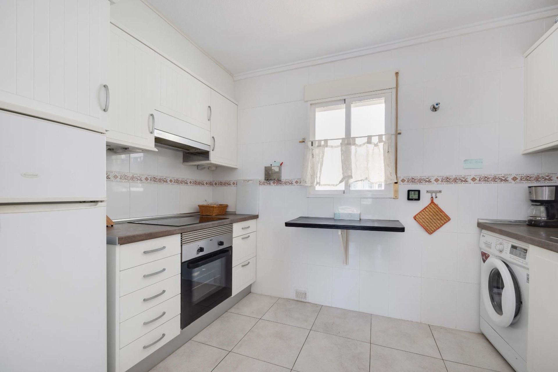 Resale - Apartment / Flat * - Torrevieja * - Carrefour *