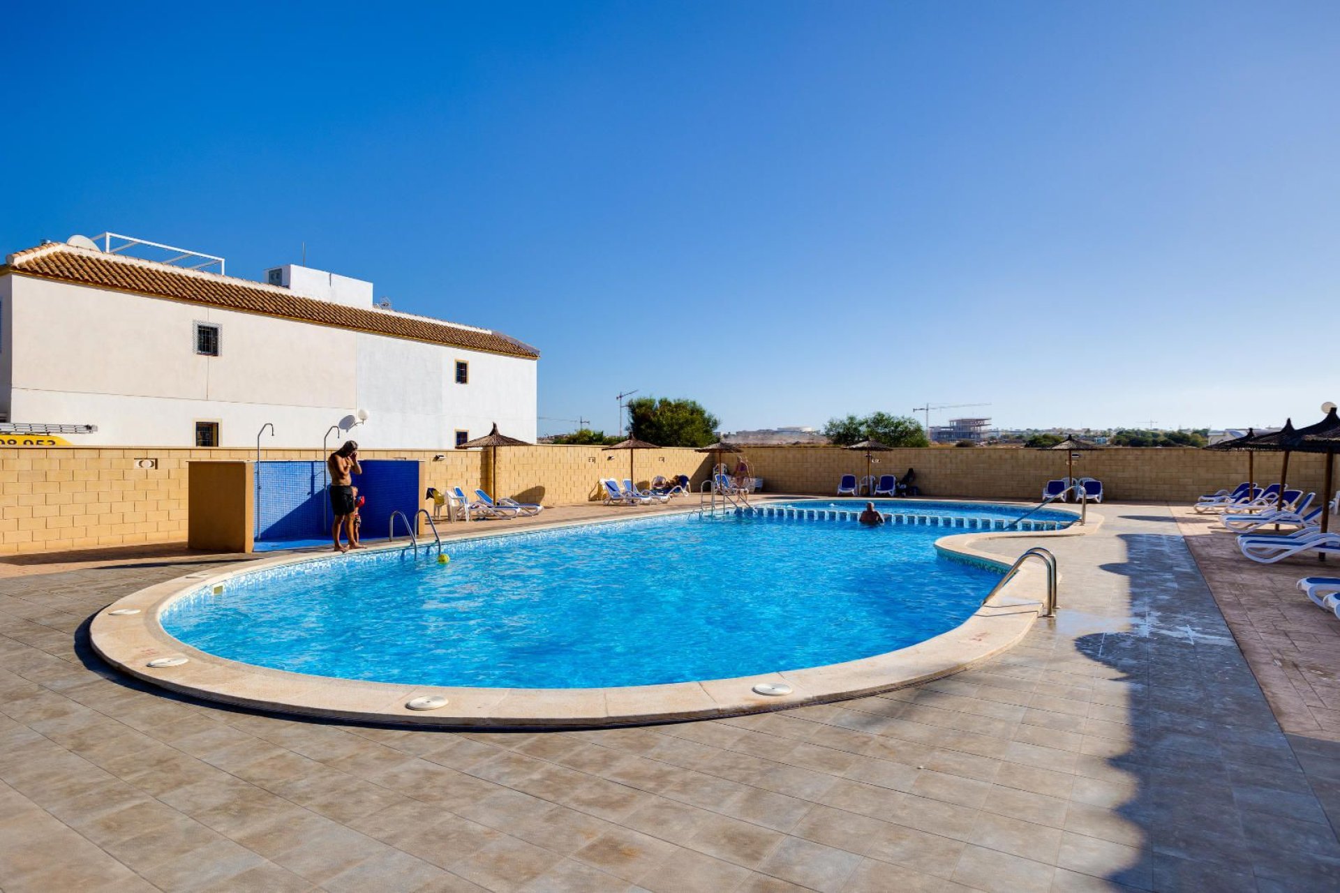 Resale - Apartment / Flat * - Torrevieja * - Carrefour *