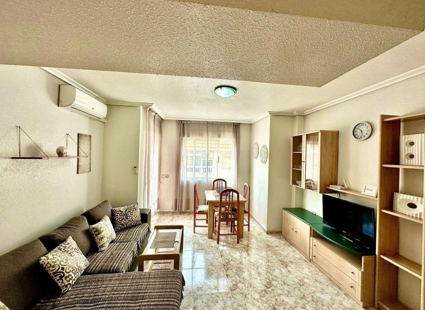 Resale - Apartment / flat - Torrevieja - Center