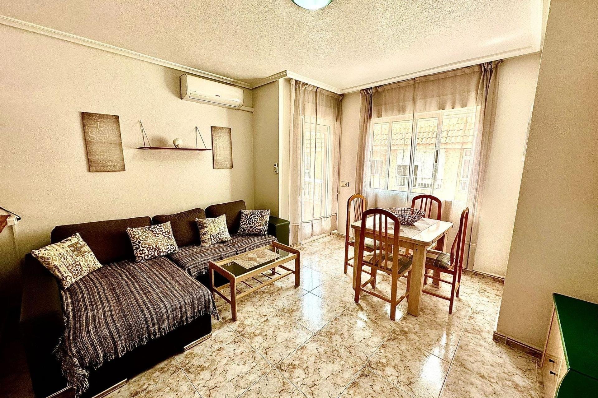 Resale - Apartment / flat - Torrevieja - Center