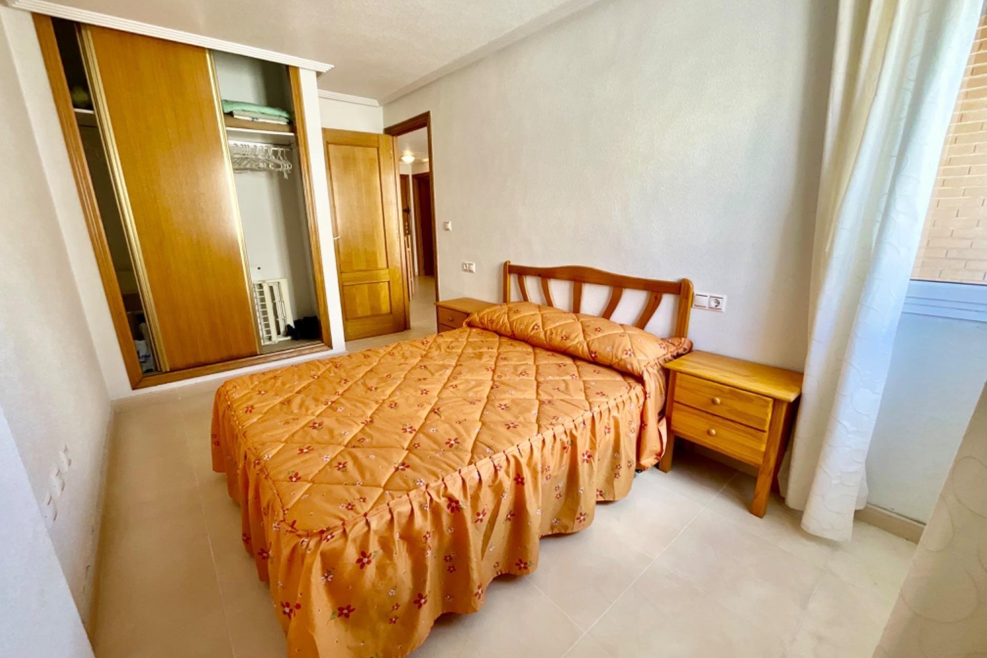 Resale - Apartment / flat - Torrevieja - Center