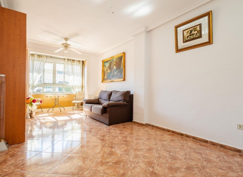 Resale - Apartment / flat - Torrevieja - Center