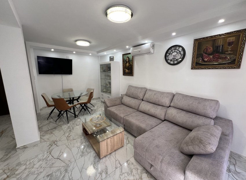 Resale - Apartment / flat - Torrevieja - Center