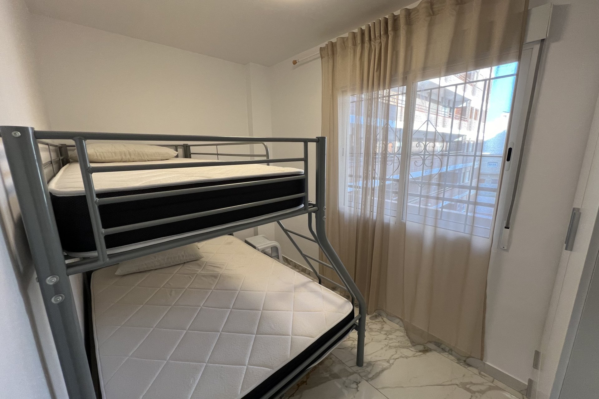 Resale - Apartment / flat - Torrevieja - Center