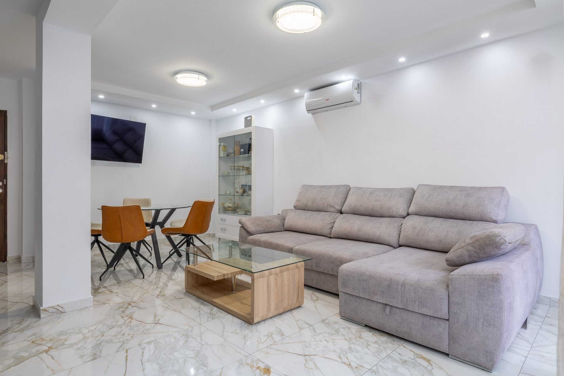 Resale - Apartment / flat - Torrevieja - Center