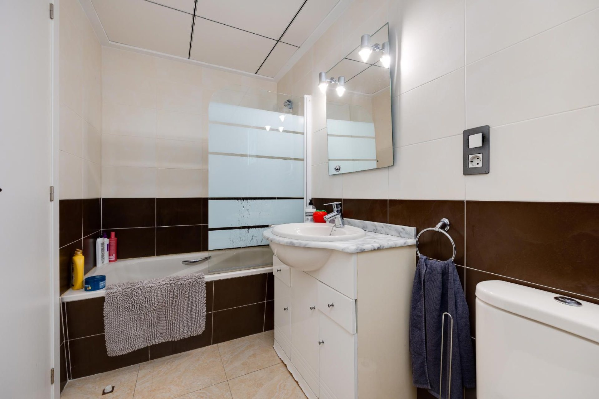 Resale - Apartment / Flat * - Torrevieja * - Centro - Muelle Pesquero
