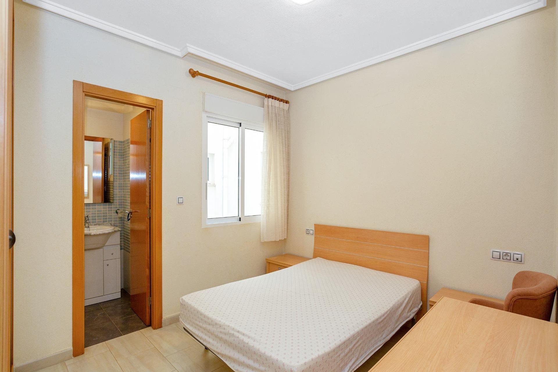 Resale - Apartment / flat - Torrevieja - Centro