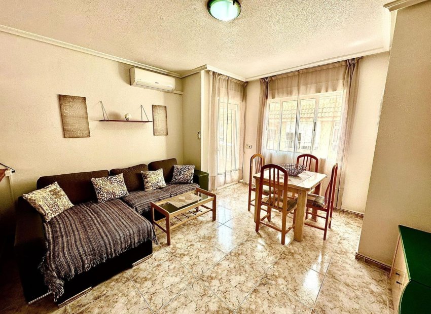 Resale - Apartment / flat - Torrevieja - Centro