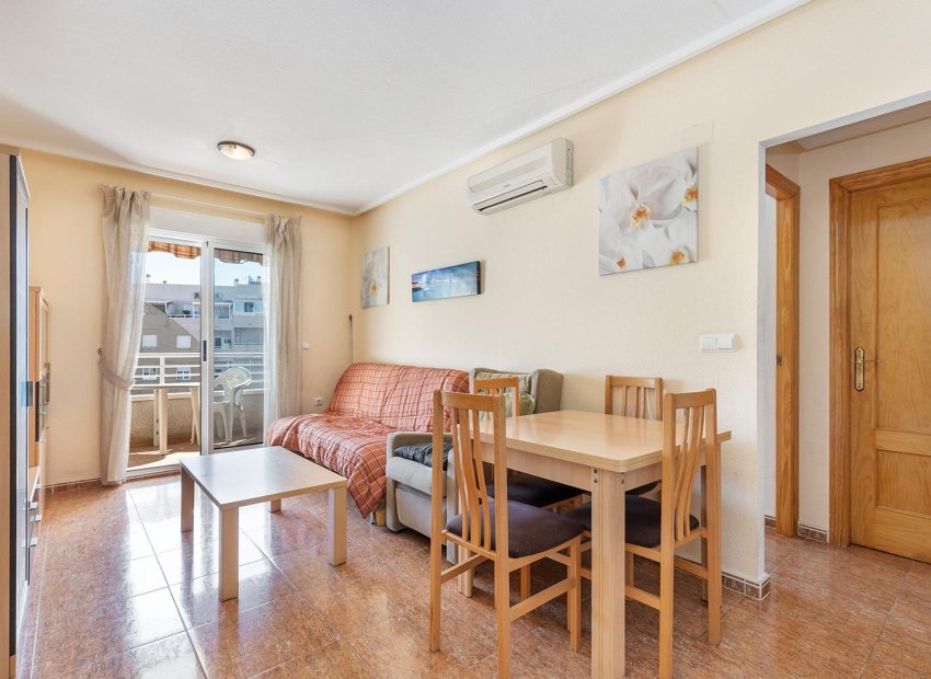 Resale - Apartment / flat - Torrevieja - Centro