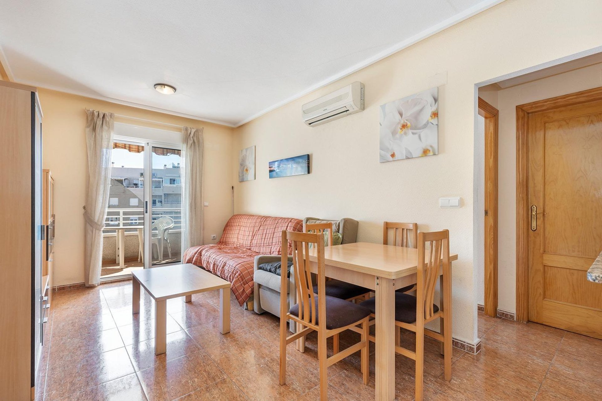 Resale - Apartment / flat - Torrevieja - Centro