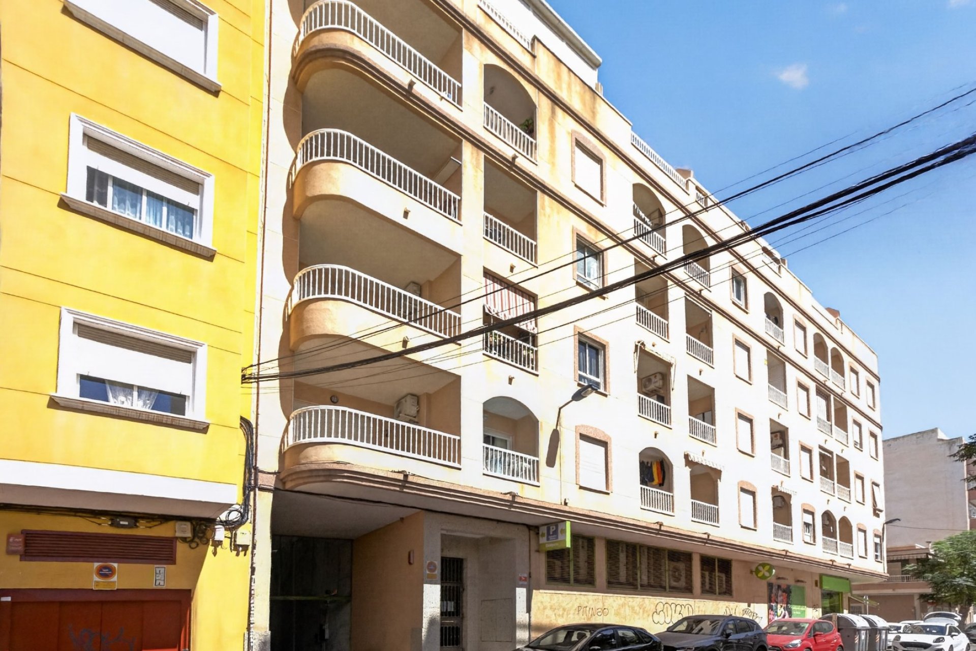 Resale - Apartment / Flat * - Torrevieja * - Centro