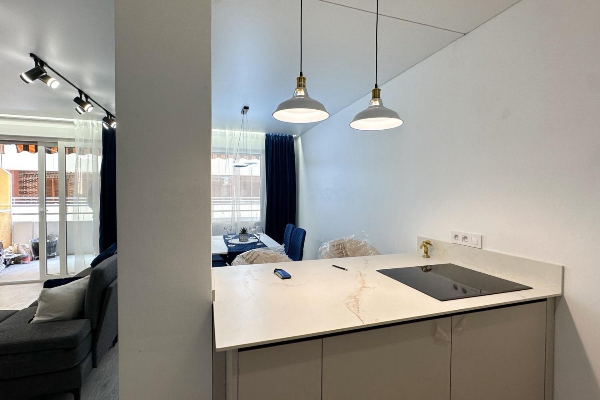 Resale - Apartment / Flat * - Torrevieja * - El Acequión - Los Náufragos