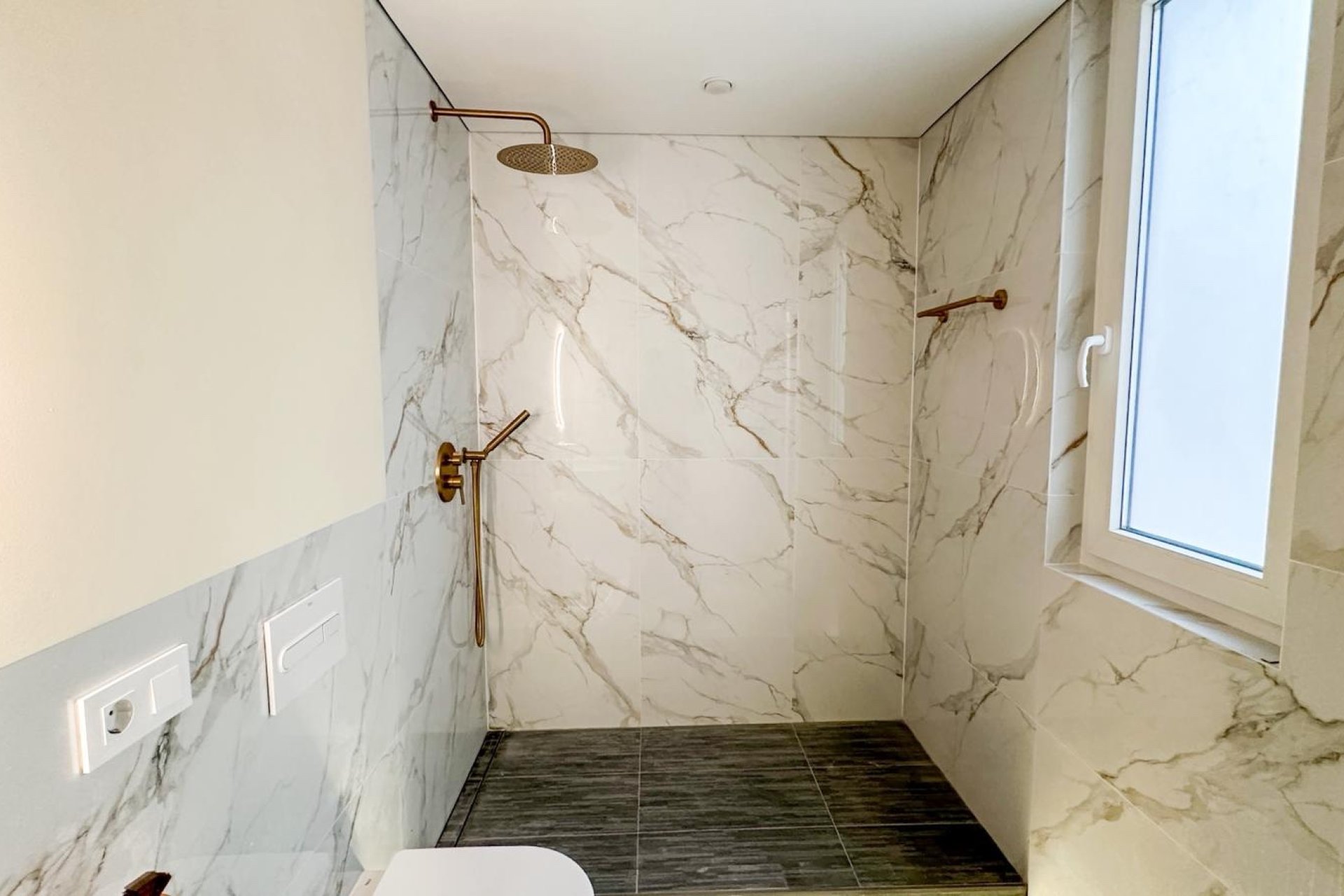 Resale - Apartment / Flat * - Torrevieja * - El Acequión - Los Náufragos