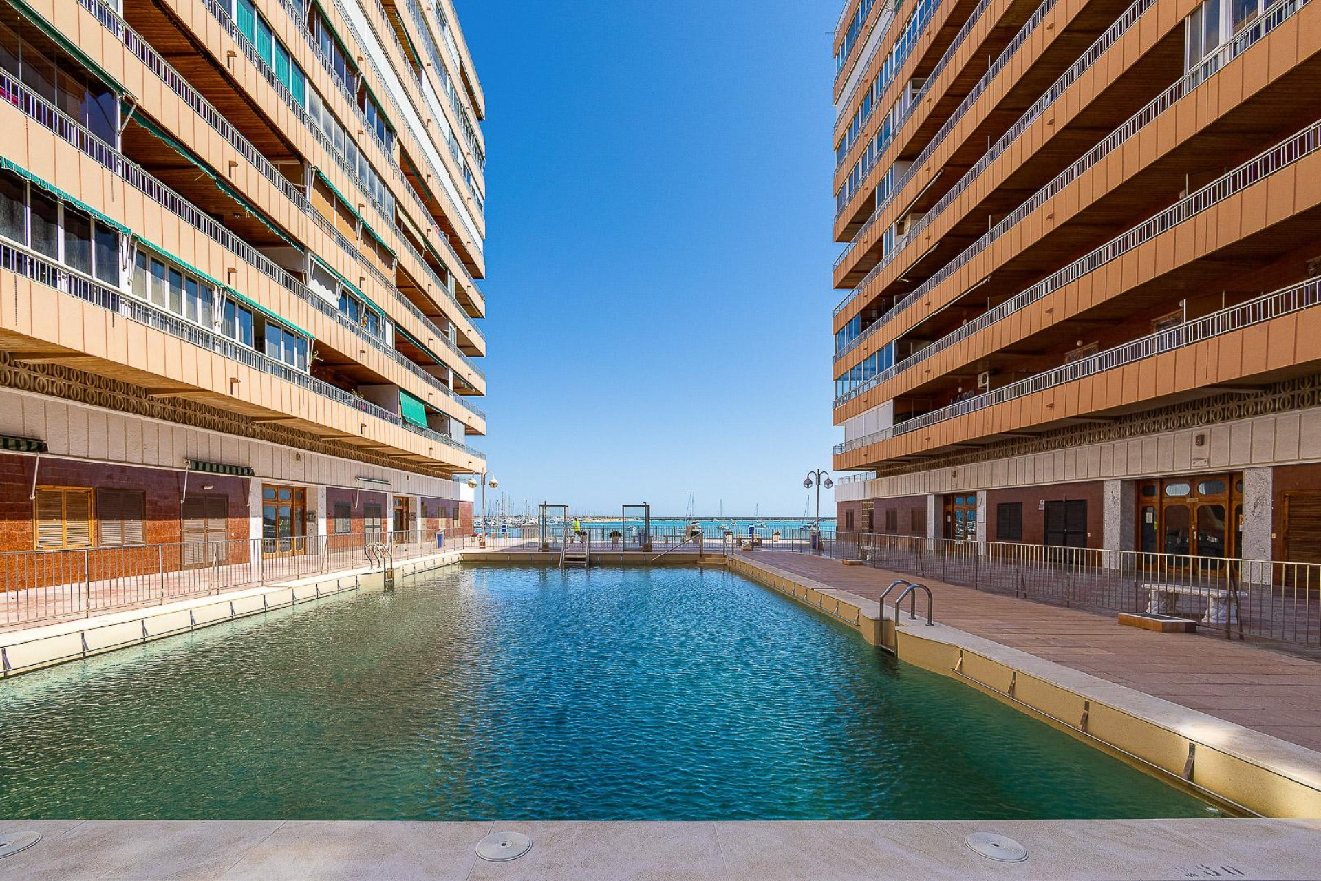 Resale - Apartment / flat - Torrevieja - El Acequión