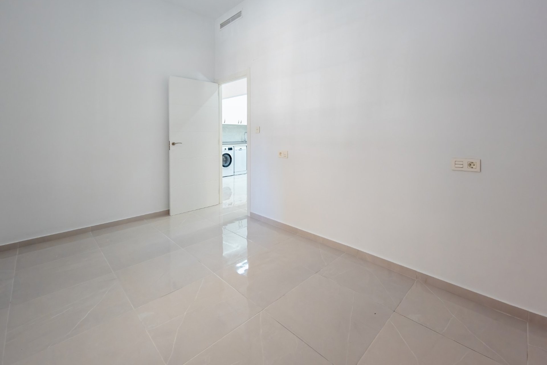 Resale - Apartment / flat - Torrevieja - El Acequión