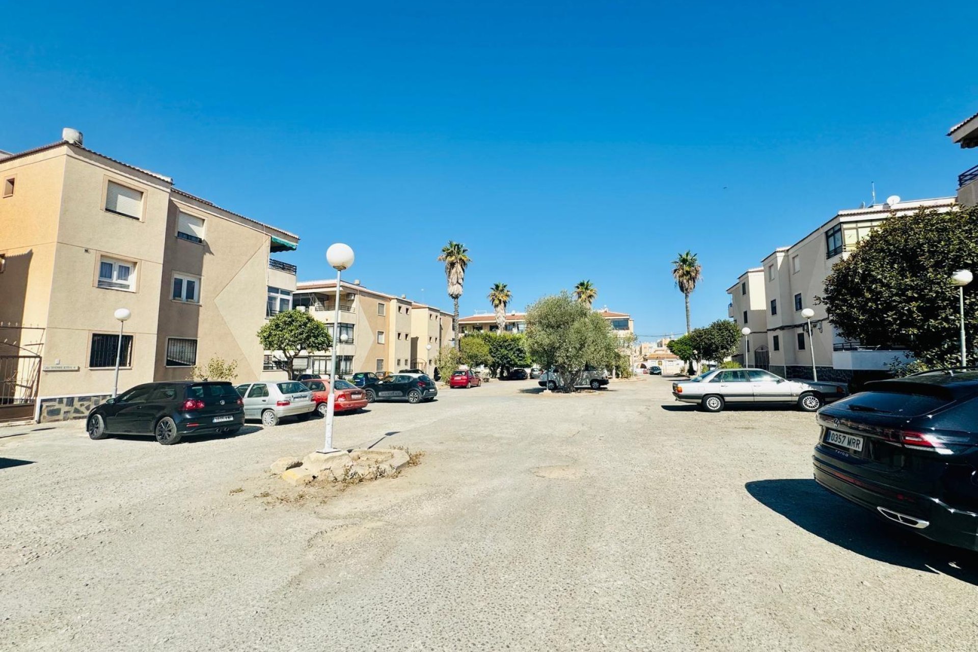 Resale - Apartment / flat - Torrevieja - El Chaparral