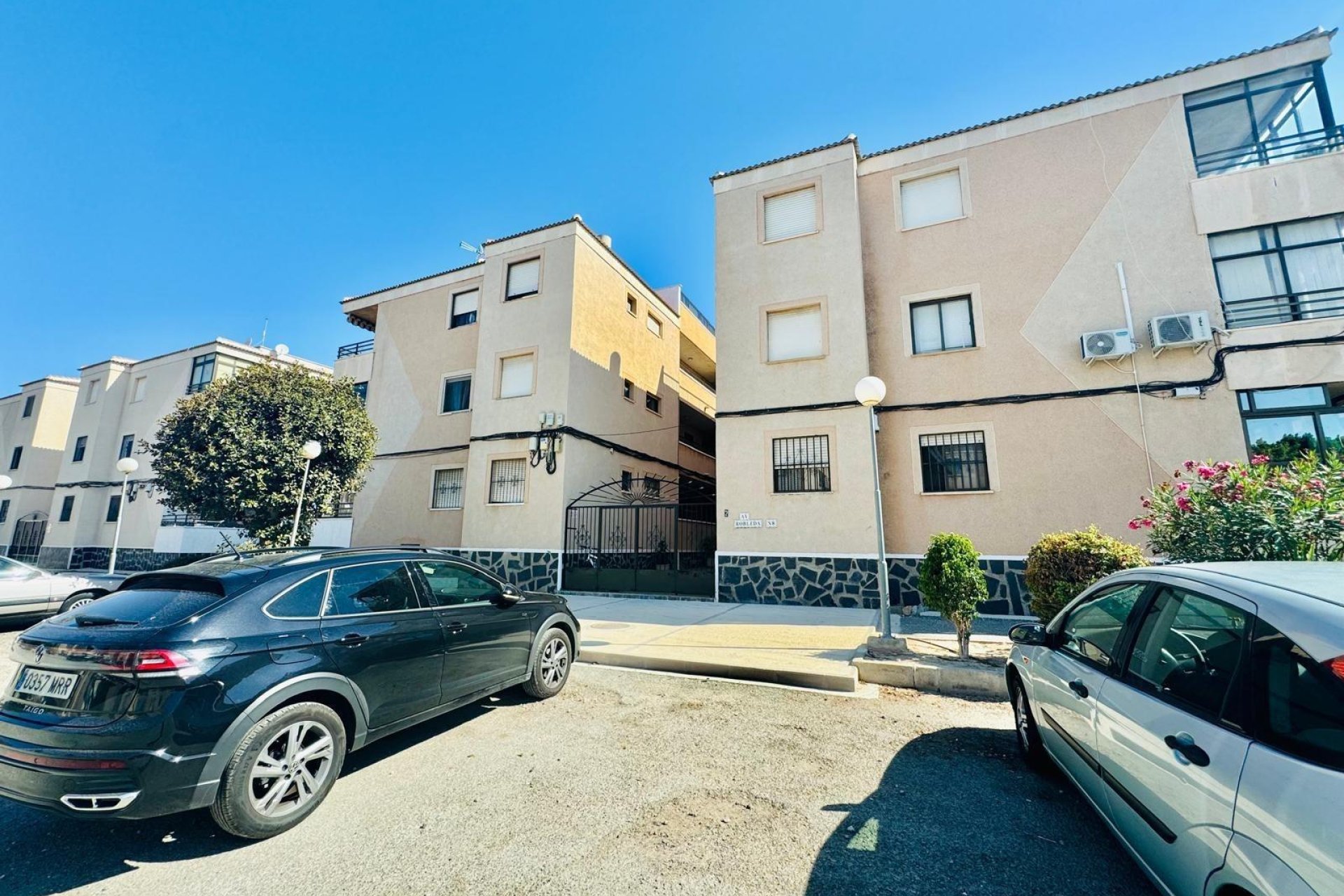 Resale - Apartment / flat - Torrevieja - El Chaparral