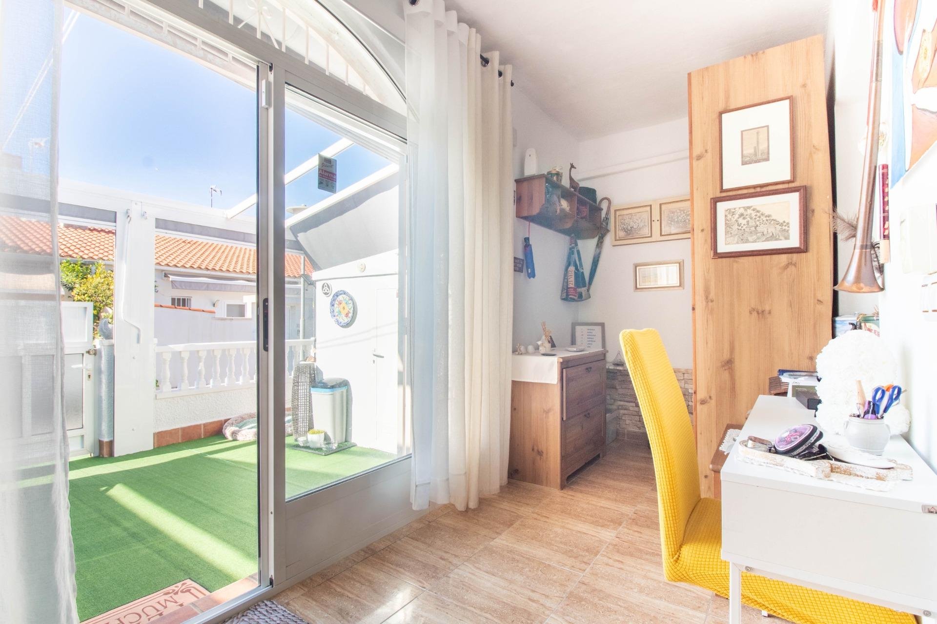Resale - Apartment / Flat * - Torrevieja - El chaparral *