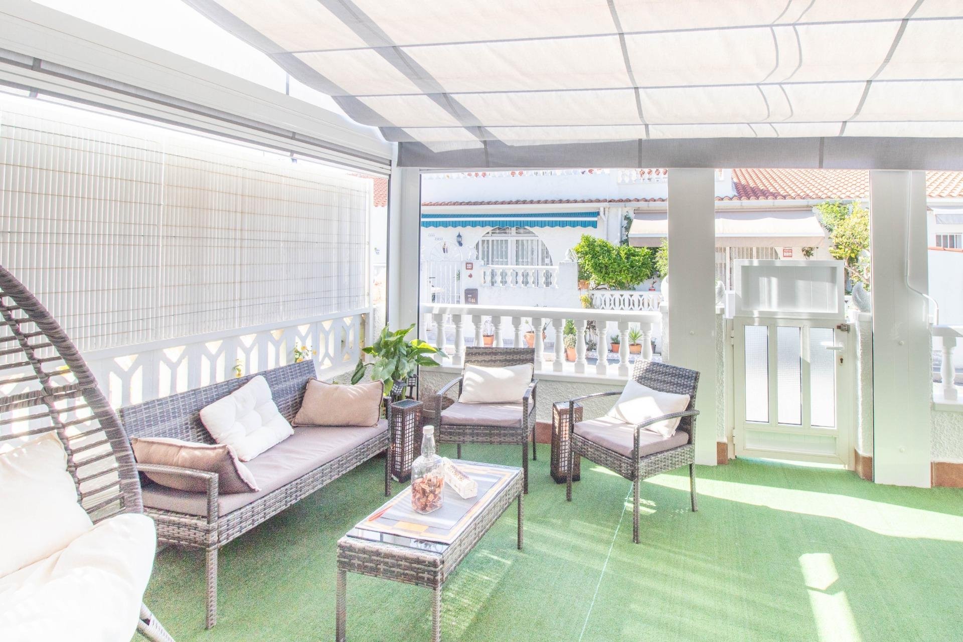 Resale - Apartment / Flat * - Torrevieja - El chaparral *