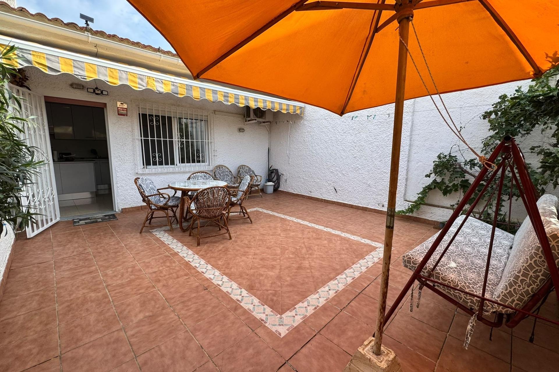 Resale - Apartment / Flat * - Torrevieja * - El Limonar *
