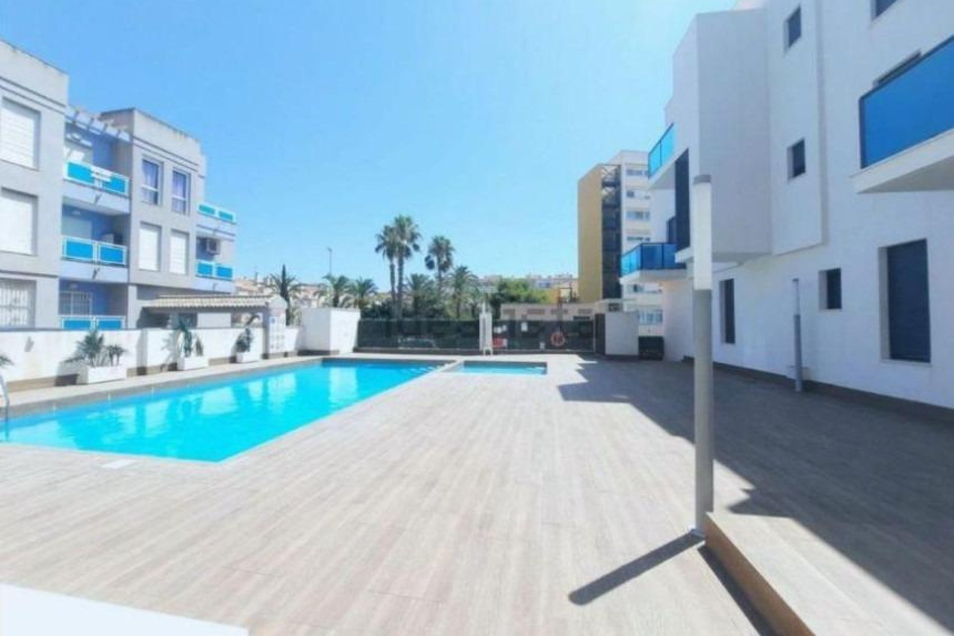 Resale - Apartment / flat - Torrevieja - Estacion de autobuses