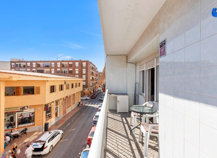 Resale - Apartment / flat - Torrevieja - Estacion de autobuses