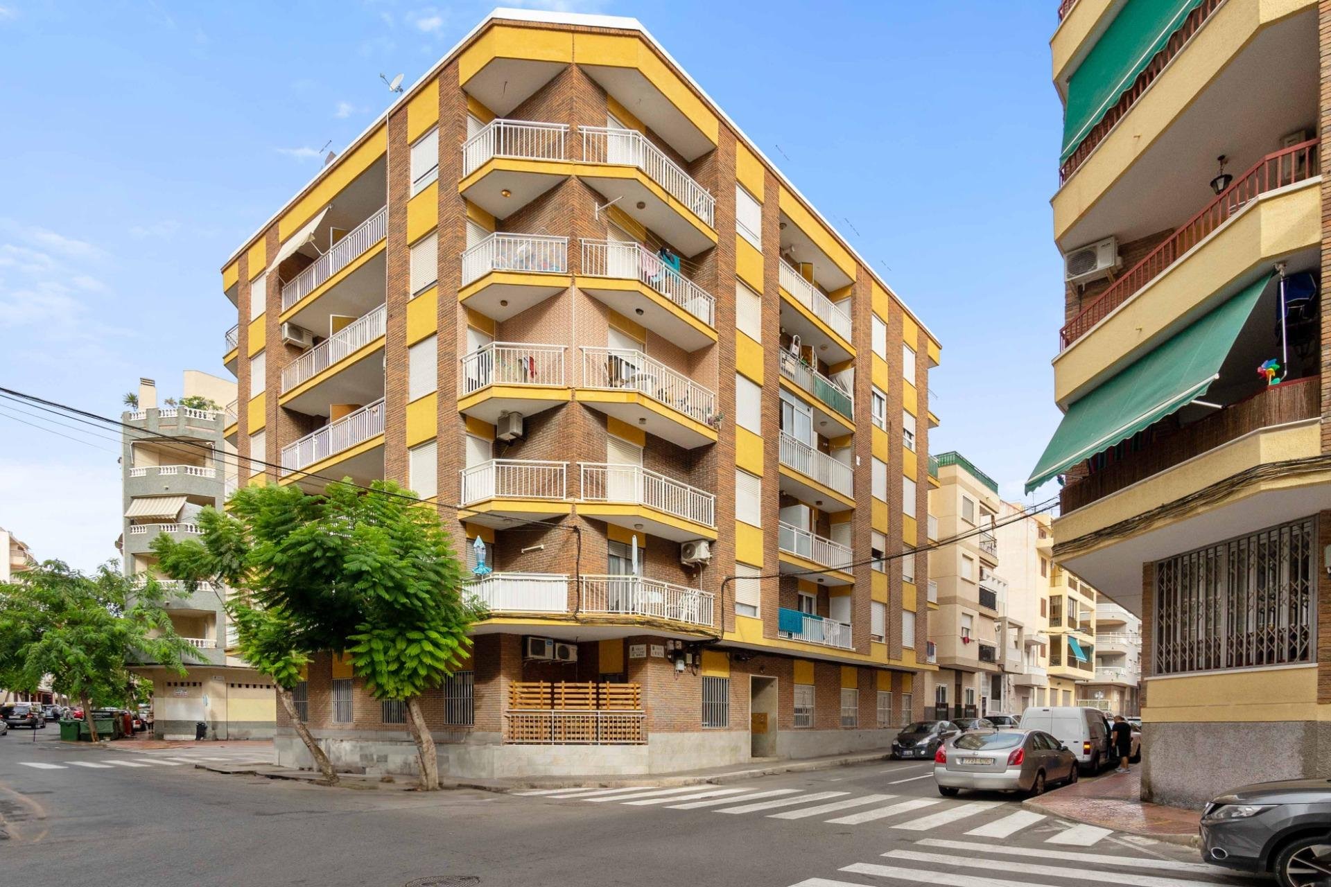 Resale - Apartment / flat - Torrevieja - Estacion de autobuses