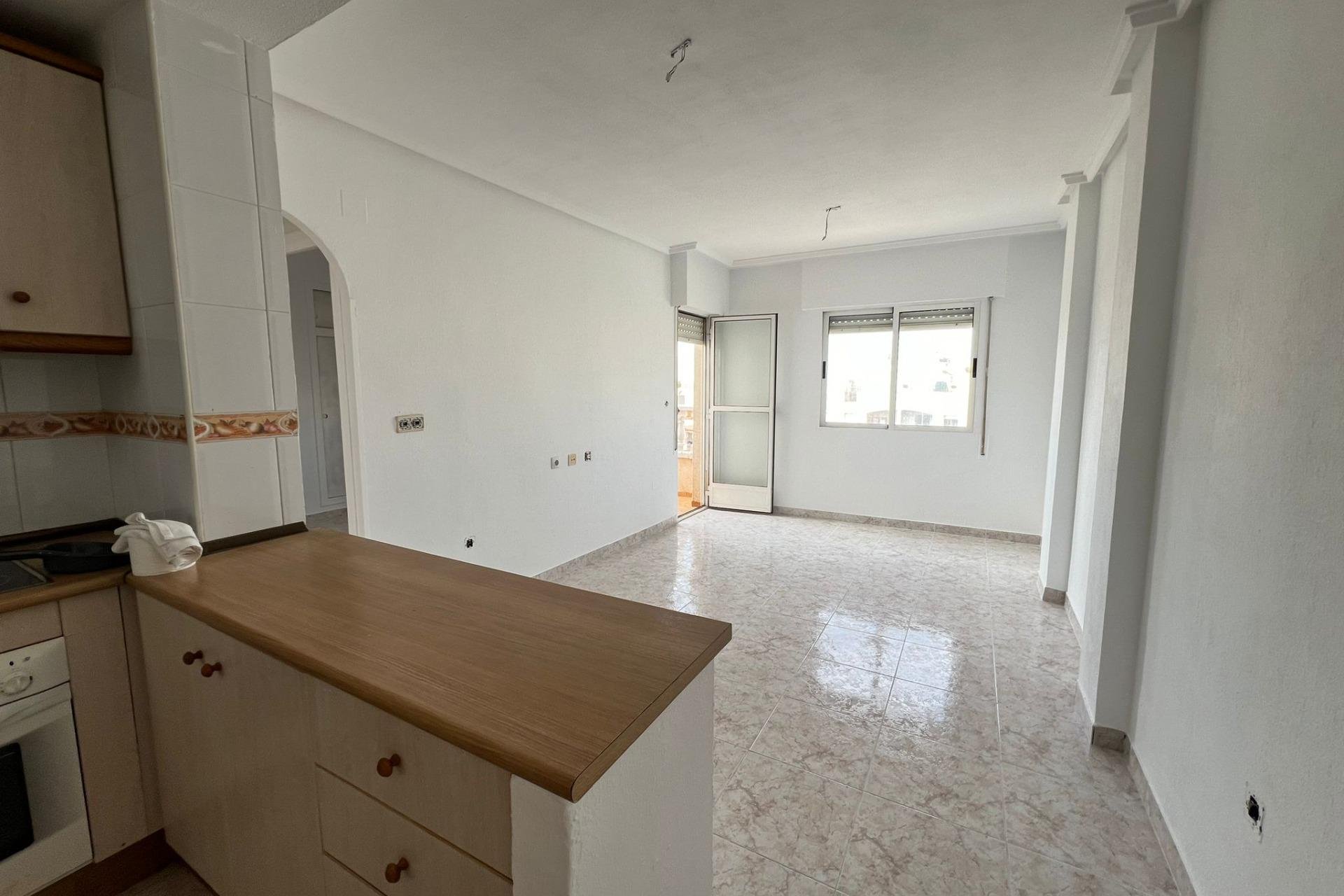 Resale - Apartment / flat - Torrevieja - Estacion de autobuses