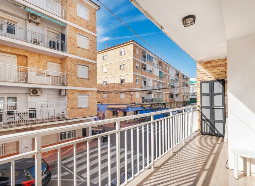 Resale - Apartment / flat - Torrevieja - Estacion de autobuses