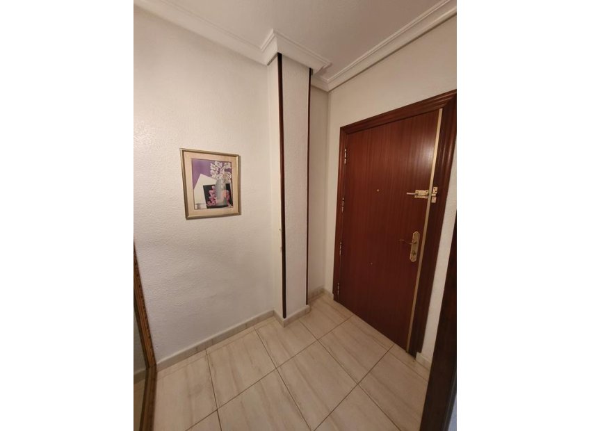 Resale - Apartment / flat - Torrevieja - Habaneras