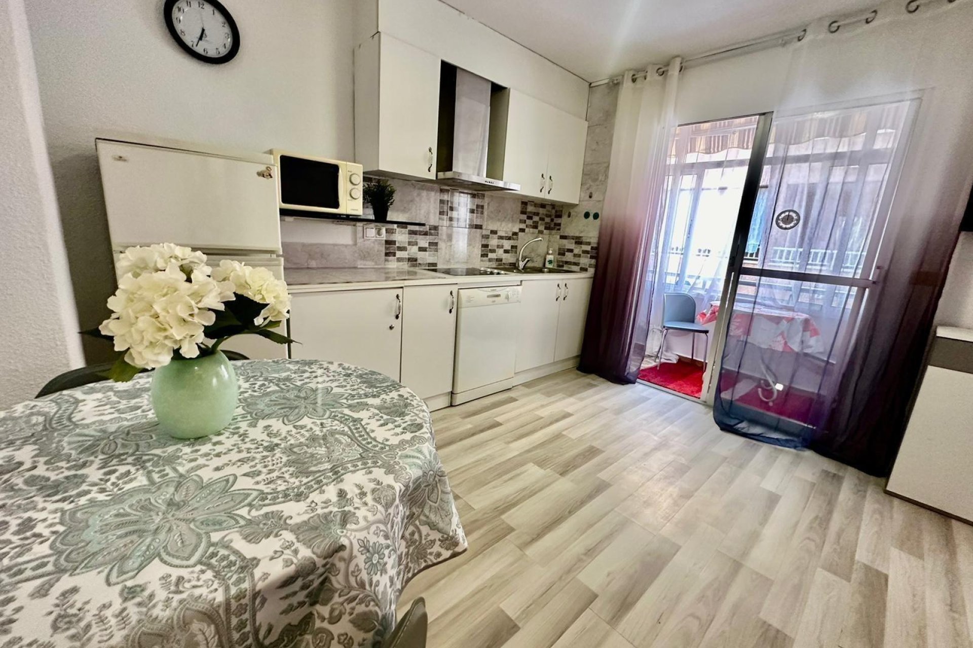 Resale - Apartment / flat - Torrevieja - Habaneras